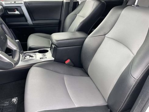 Used 2022 Toyota 4Runner SR5 Premium w/ Moonroof Package RWD image 21