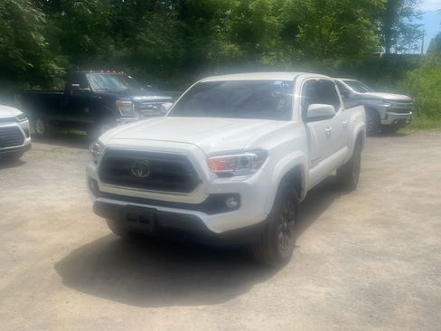 Used 2023 Toyota Tacoma SR5 AWD/4WD image 1