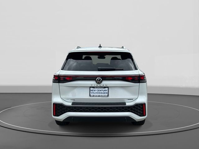 New 2026 Volkswagen Tiguan SEL R-Line AWD/4WD image 3