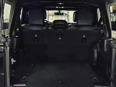 Used 2020 Jeep Wrangler Unlimited Sahara AWD/4WD image 11