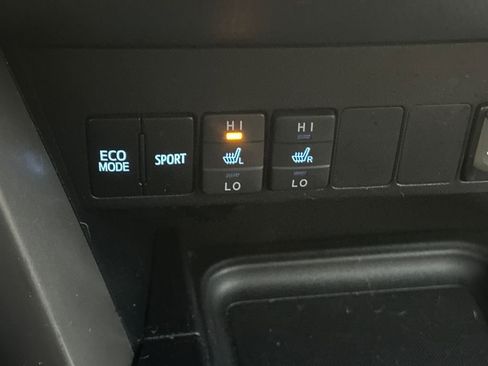 Used 2017 Toyota RAV4 Limited image 30