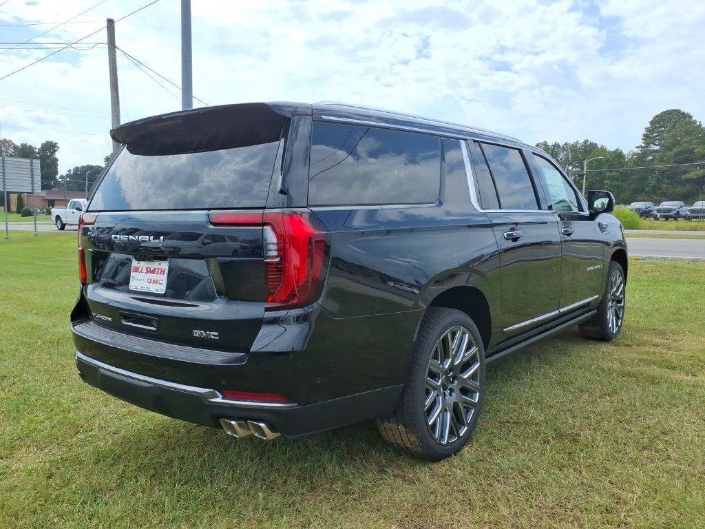 New 2026 GMC Yukon XL Denali Ultimate AWD/4WD image 7