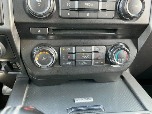 Used 2018 Ford F150 XLT w/ Equipment Group 302A Luxury AWD/4WD image 25