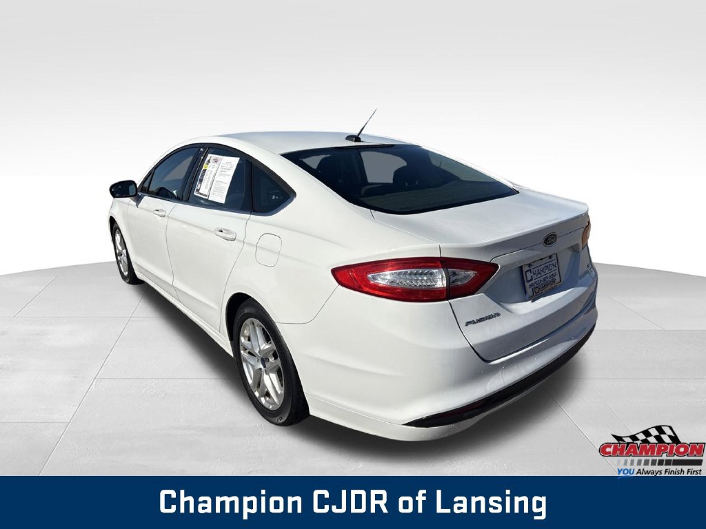 Used 2015 Ford Fusion SE FWD image 5