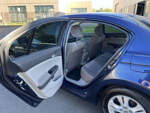 Used 2010 Honda Accord LX-P image 7