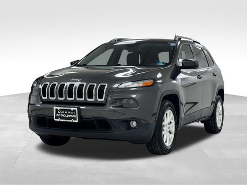 Used 2018 Jeep Cherokee Latitude Plus image 3