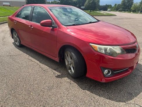 Used 2013 Toyota Camry SE w/ Leather Pkg FWD image 4