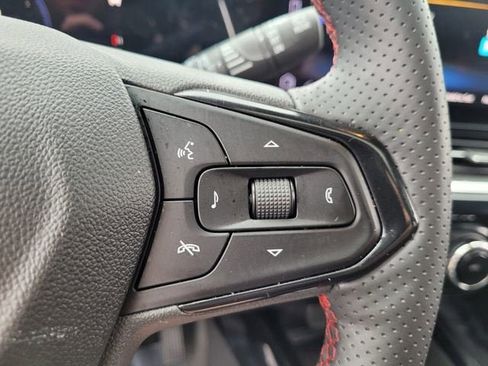 Used 2024 Chevrolet Trax RS w/ Sunroof Package image 26