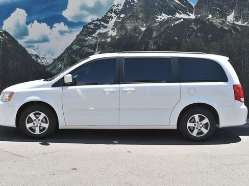 Used 2012 Dodge Grand Caravan SXT FWD image 7