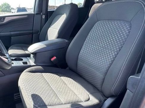 Used 2023 Ford Escape Active w/ Tech Pack #1 AWD/4WD image 10