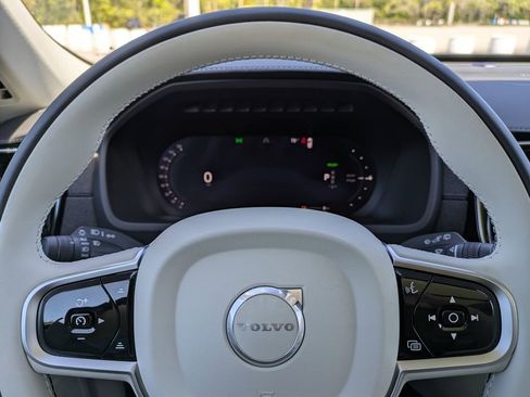 New 2026 Volvo XC90 T8 Ultra w/ Protection Package Premier AWD/4WD image 40