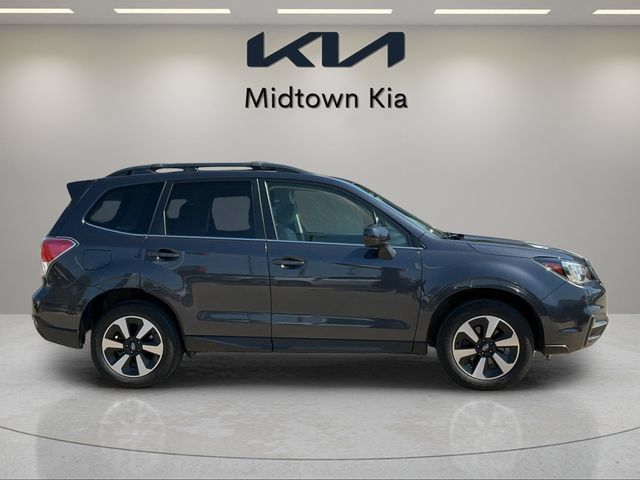 Used 2017 Subaru Forester 2.5i Limited AWD/4WD image 2