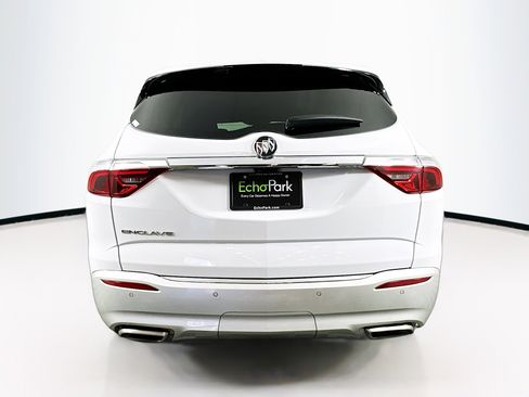 Used 2024 Buick Enclave Premium image 7