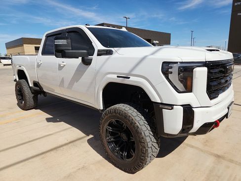 Used 2024 GMC Sierra 2500 AT4 w/ AT4 Premium Plus Package image 5