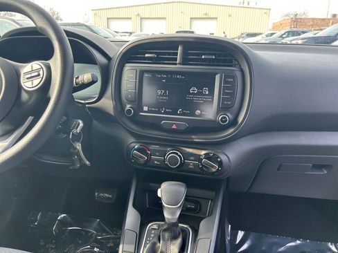 Used 2025 Kia Soul LX w/ LX Technology Package image 21
