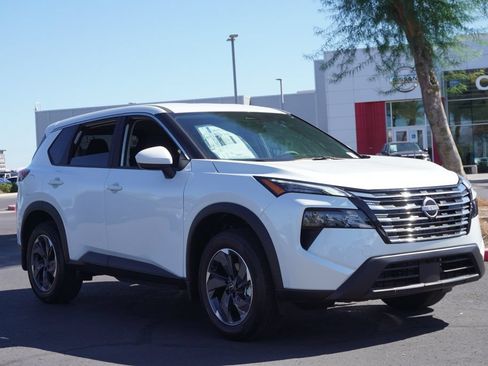 Used 2026 Nissan Rogue SV FWD image 4