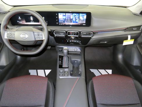 New 2026 Nissan Sentra SR w/ Floor Mat Package image 11