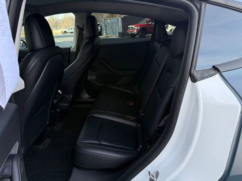 Used 2022 Tesla Model Y Performance image 24