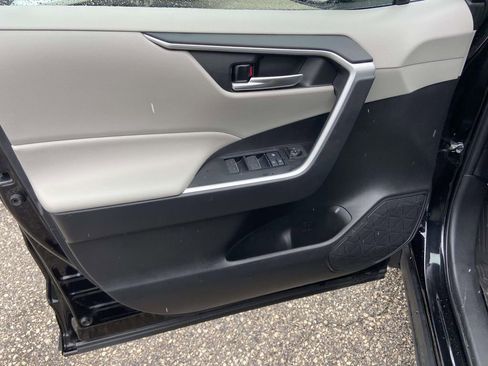 Used 2025 Toyota RAV4 XLE w/ Convenience Package image 15