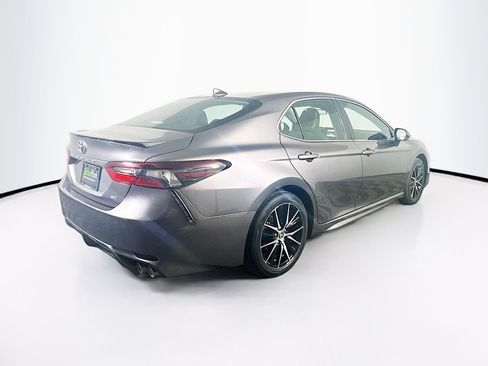 Used 2023 Toyota Camry SE image 9