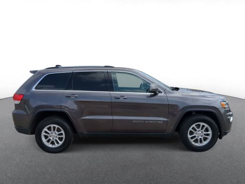 Used 2019 Jeep Grand Cherokee Laredo AWD/4WD image 9