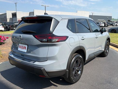 New 2026 Nissan Rogue SV FWD image 6