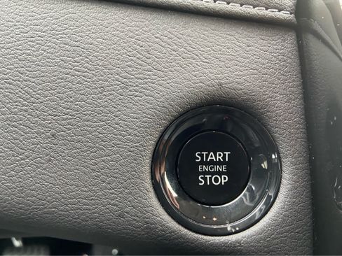 Used 2025 Nissan Armada SV AWD/4WD image 27
