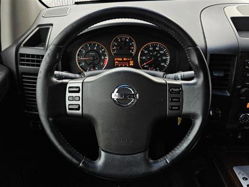 Used 2008 Nissan Titan 4x4 Crew Cab image 11