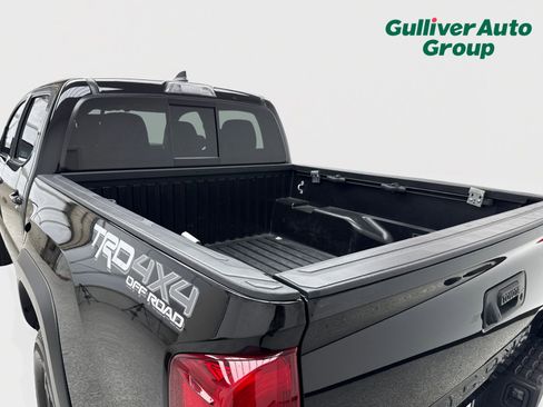 Used 2017 Toyota Tacoma TRD Off-Road w/ Tow Package (A/T) AWD/4WD image 15