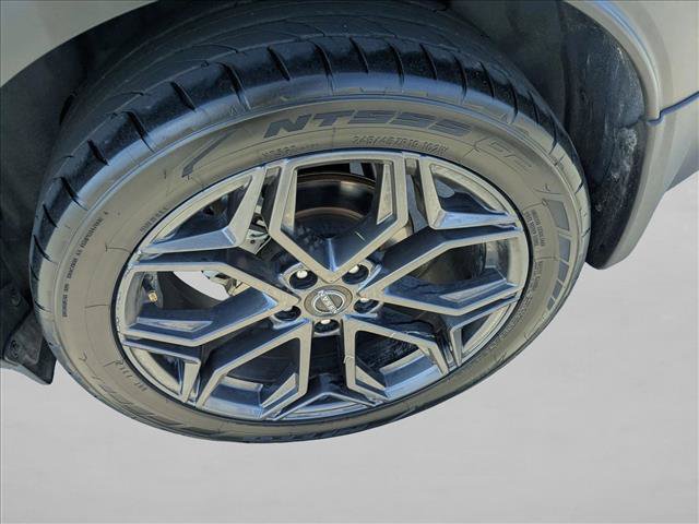 Used 2025 Nissan Kicks SR AWD/4WD image 18
