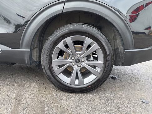 Used 2023 Ford Explorer XLT w/ Equipment Group 202A AWD/4WD image 43