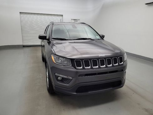 Used 2018 Jeep Compass Latitude w/ Popular Equipment Group FWD image 14