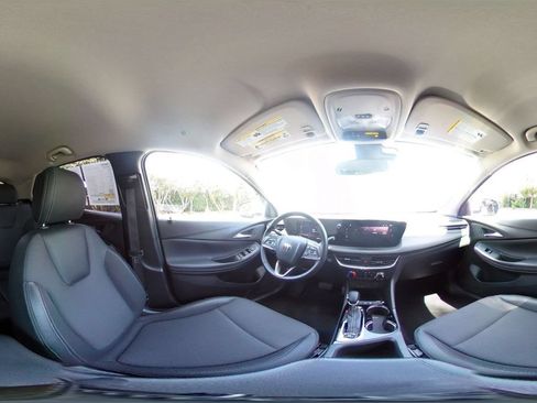 Used 2025 Buick Encore GX Preferred FWD image 40