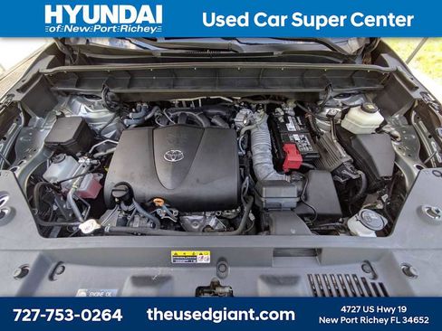Used 2020 Toyota Highlander XLE FWD image 15