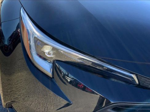 Used 2024 Toyota Corolla LE w/ LE Convenience Package image 27