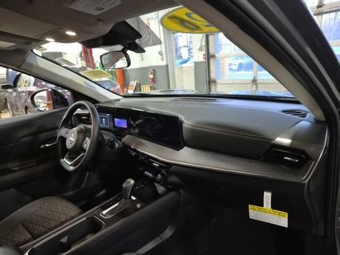 Used 2026 Nissan Kicks SV image 11