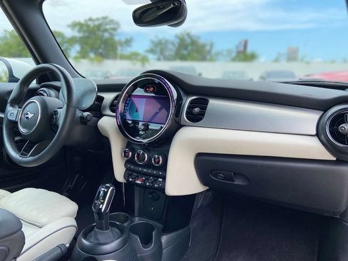 Used 2024 MINI Cooper S w/ Signature Upholstery Package FWD image 25