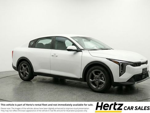 Used 2025 Kia K4 FWD image 1