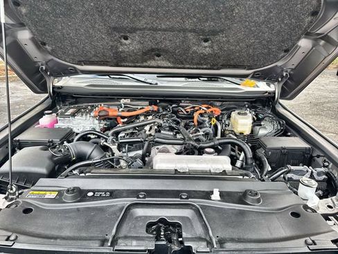 Used 2025 Toyota Land Cruiser image 34