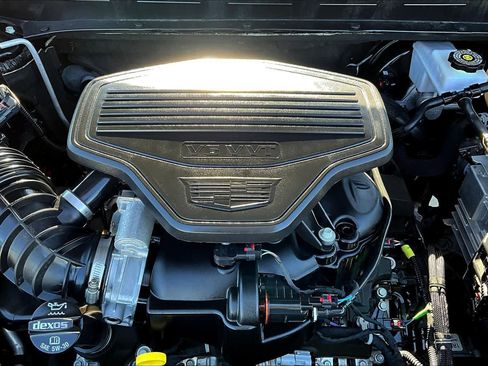 Used 2023 Cadillac XT6 Premium Luxury w/ Technology Package image 32