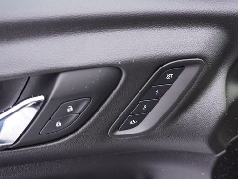 Certified 2023 GMC Acadia SLT w/ Preferred Package image 25