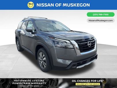 New 2025 Nissan Pathfinder SL w/ Lighting Package (N92)