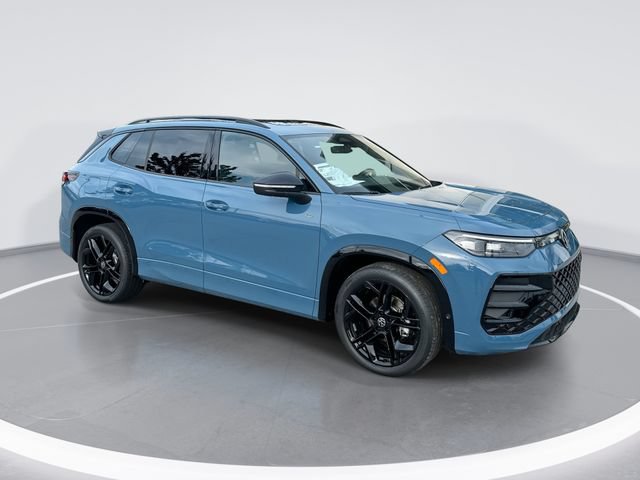 New 2026 Volkswagen Tiguan SE R-Line FWD image 1