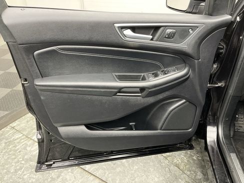 Used 2022 Ford Edge Titanium image 7