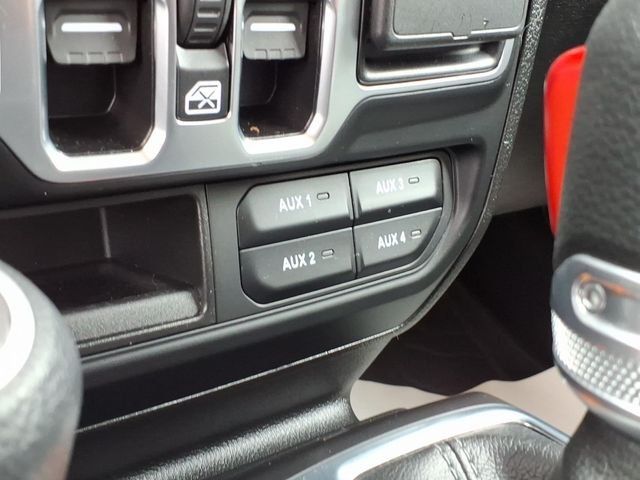 Used 2025 Jeep Gladiator Sport AWD/4WD image 27