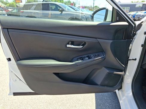 Certified 2025 Nissan Sentra SV FWD image 14