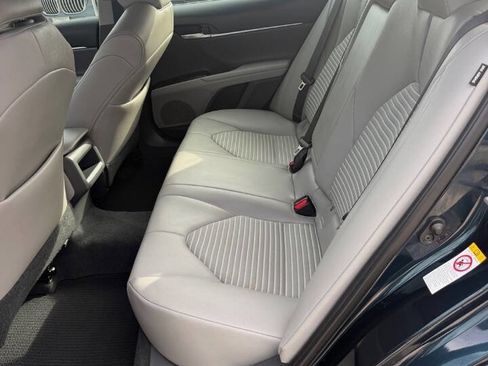 Used 2019 Toyota Camry SE FWD image 9