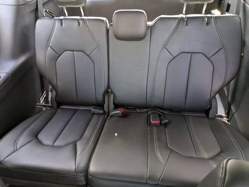 New 2027 Chrysler Pacifica Select FWD image 30