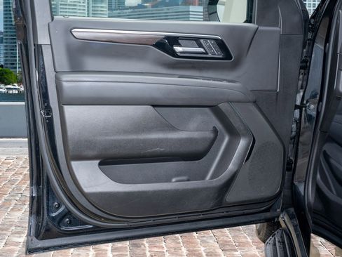 Used 2025 Chevrolet Tahoe LT image 12