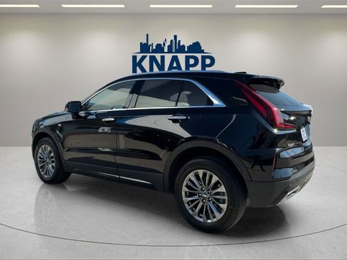 Used 2024 Cadillac XT4 Premium Luxury image 3
